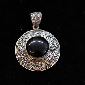 Sterling Pendant Etched Onyx